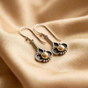 Boho stříbrné náušnice Clover s perlou